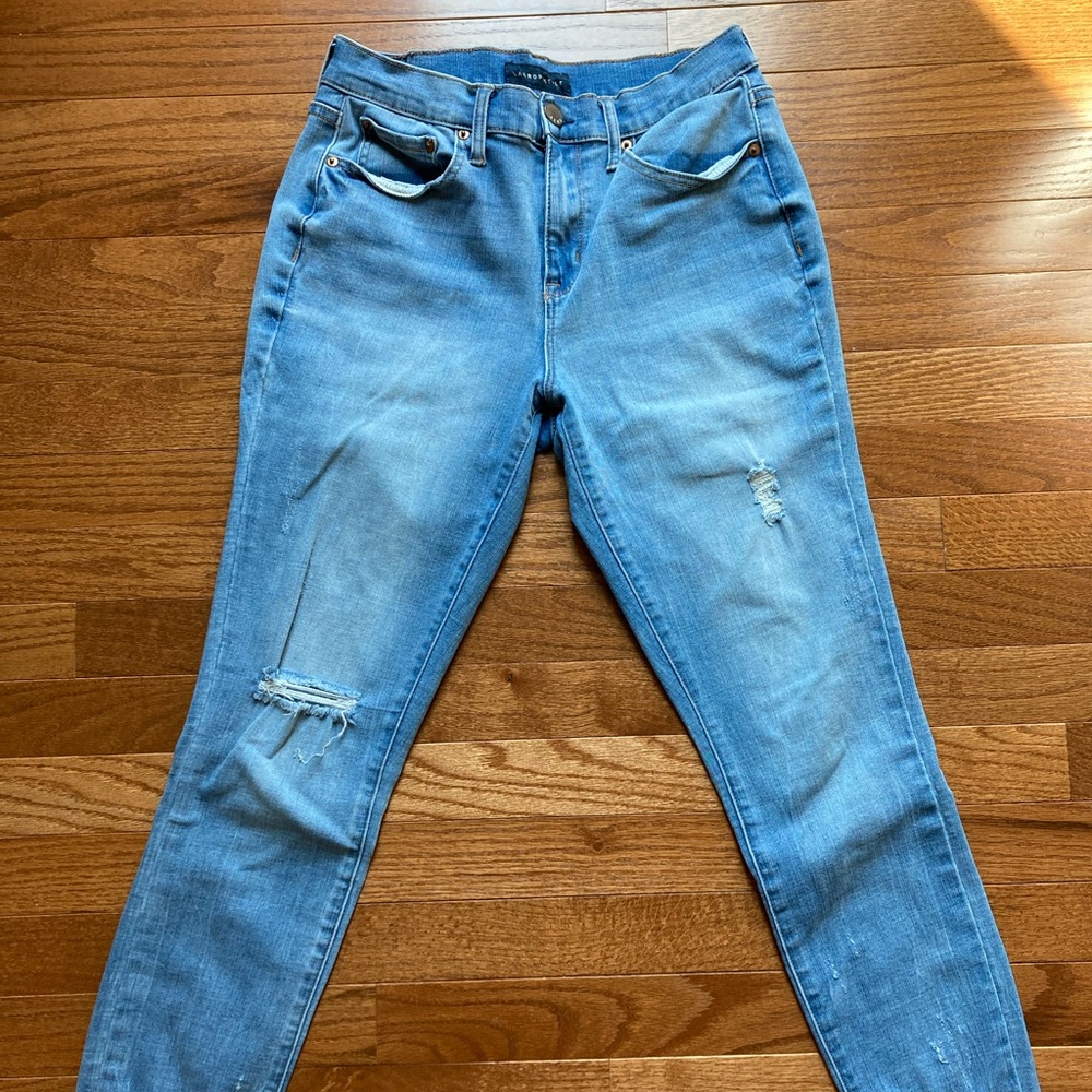 Slightly Ripped Skinny Jeans